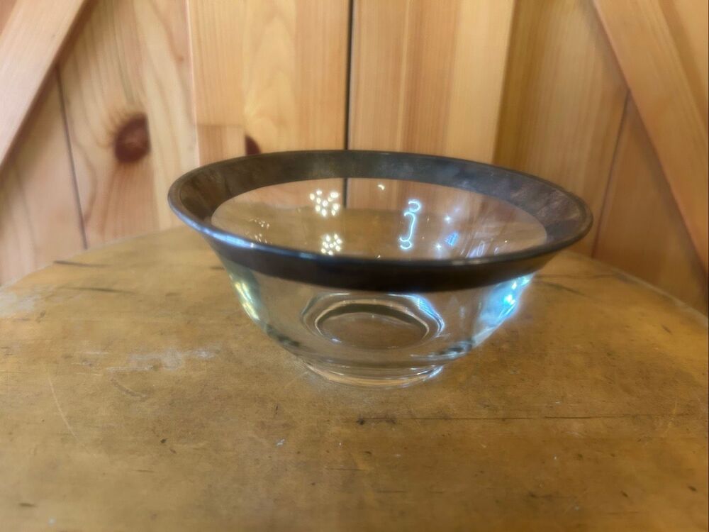 Vintage Dorothy Thorpe silver rimmed clear glass bowl 5.5" (6064)